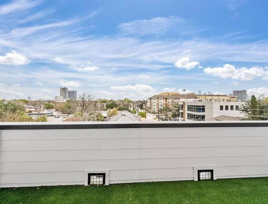 4 Story Home Mins To Downtown Houston With City Views Dış mekan fotoğraf