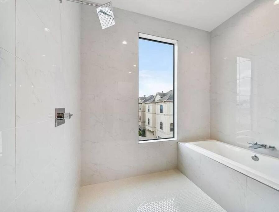 4 Story Home Mins To Downtown Houston With City Views Dış mekan fotoğraf